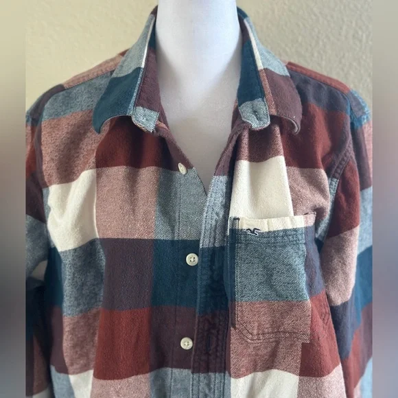 Hollister Plaid Flannel Button Down Shirt - Picture 3 of 5